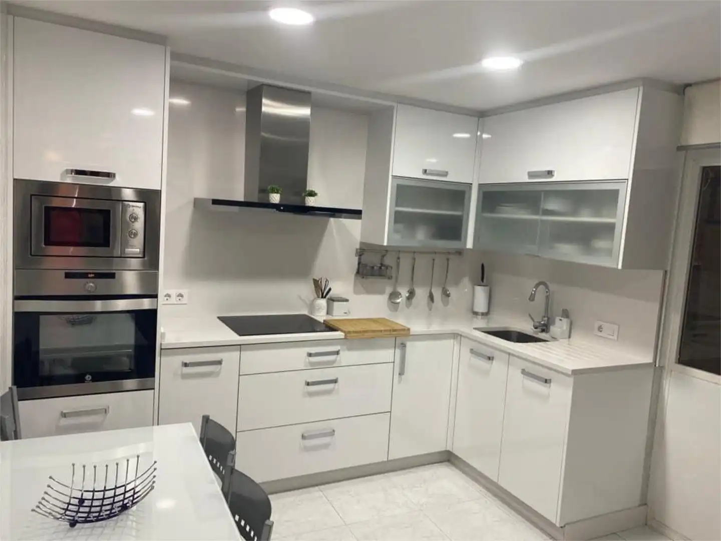 Piso de alquiler en Rúa Pintor Xenaro Carrero, 20, Noia Cocina de Piso de alquiler en Noia con Calefacción, Terraza y Amueblado