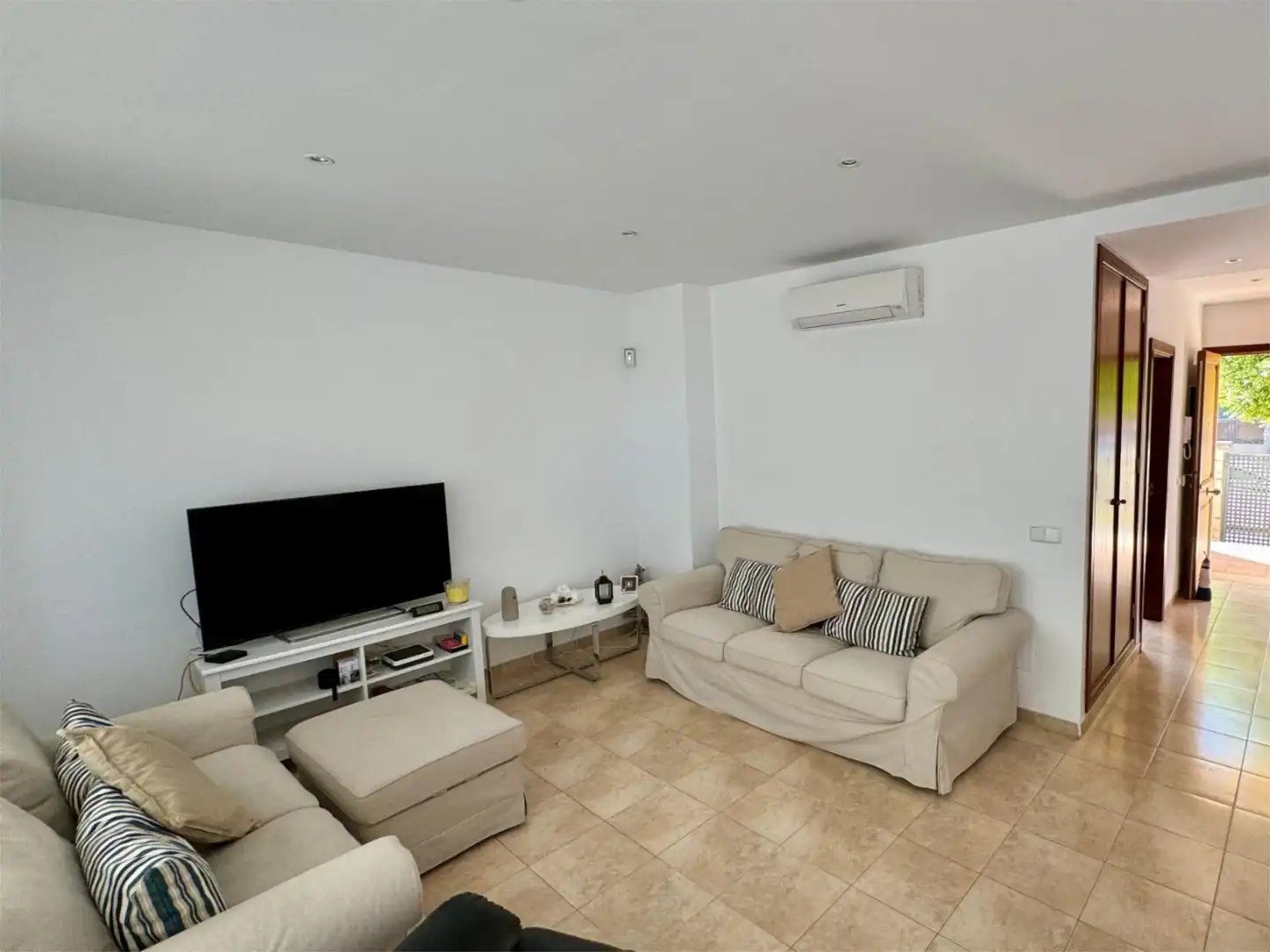 Detached homes for rent in Carrer de l'Havana, 1, Port d'Alcúdia - Platja d'Alcúdia Living room of Detached homes for rent in Alcúdia with Air Conditioner, Heating and Private garden