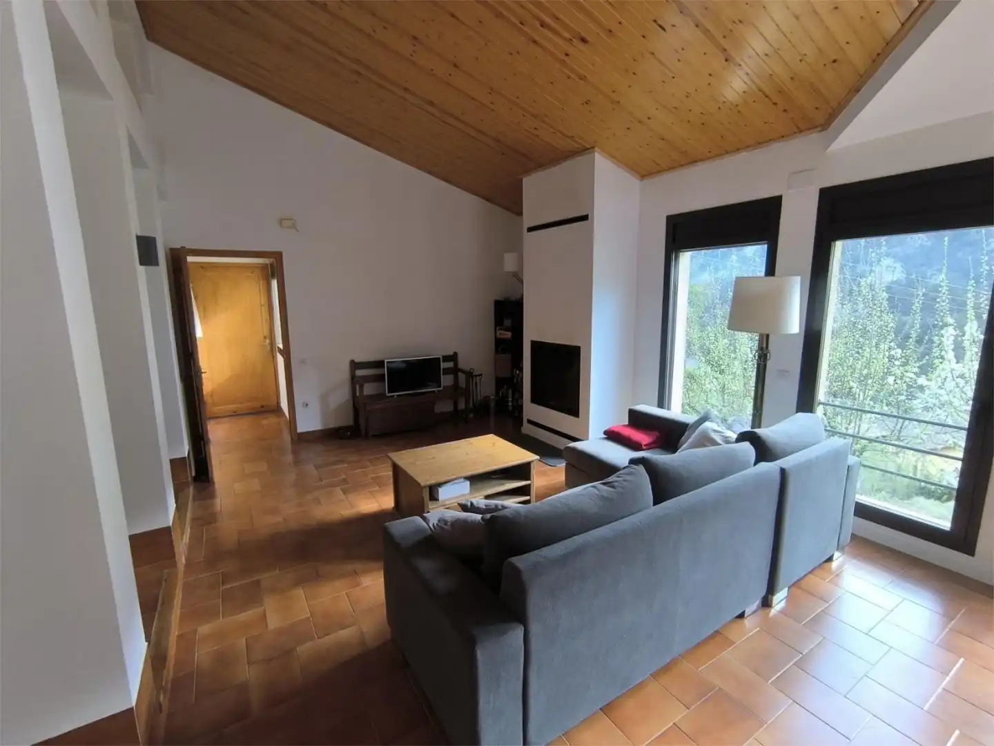 Casa o chalet en venta en Carrer Major, 1, La Coma i la Pedra Sala de estar de Casa o chalet en venta en La Coma i la Pedra con Calefacción, Jardín privado y Parquet