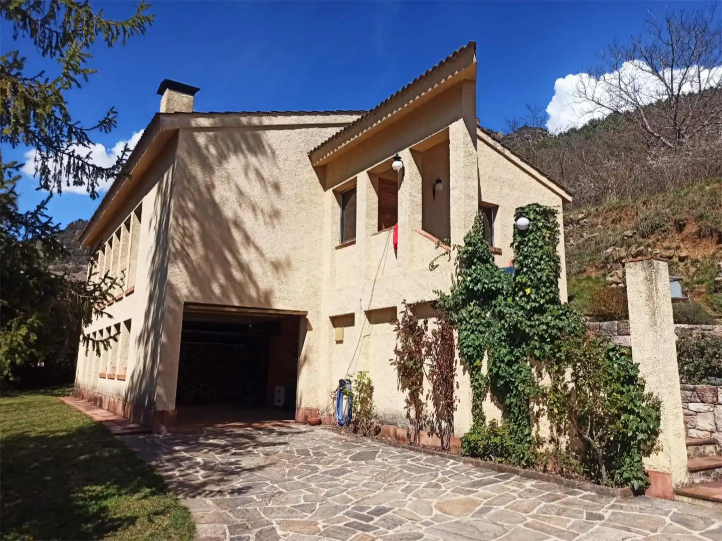 Casa o chalet en venta en Carrer Major, 1, La Coma i la Pedra Vista exterior de Casa o chalet en venta en La Coma i la Pedra con Calefacción, Jardín privado y Parquet