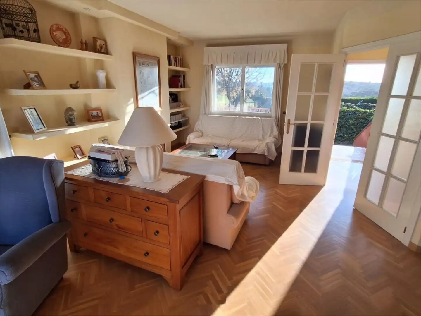 Piso en venta en Urbanización San Pedro de Alcántara, 46, Olías del Rey Sala de estar de Piso en venta en Olías del Rey con Aire acondicionado, Calefacción y Jardín privado