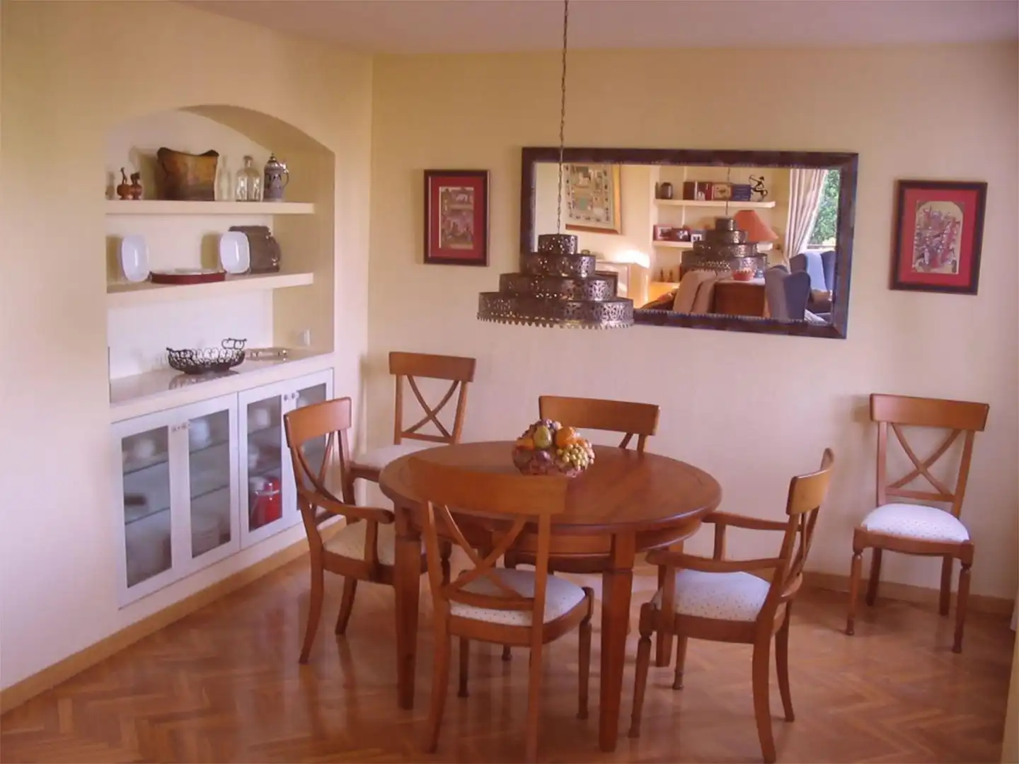 Piso en venta en Urbanización San Pedro de Alcántara, 46, Olías del Rey Comedor de Piso en venta en Olías del Rey con Aire acondicionado, Calefacción y Jardín privado