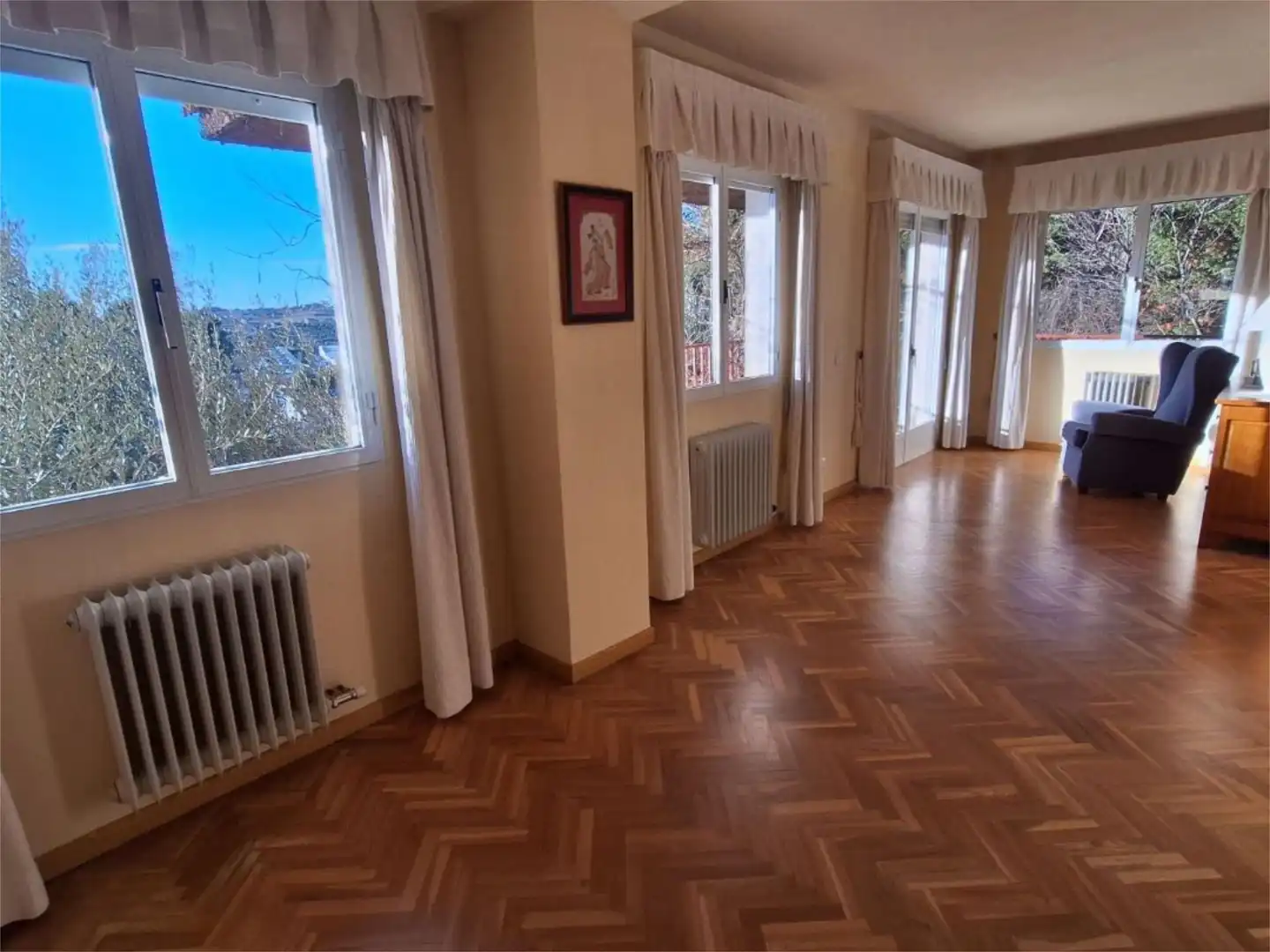 Piso en venta en Urbanización San Pedro de Alcántara, 46, Olías del Rey Sala de estar de Piso en venta en Olías del Rey con Aire acondicionado, Calefacción y Jardín privado