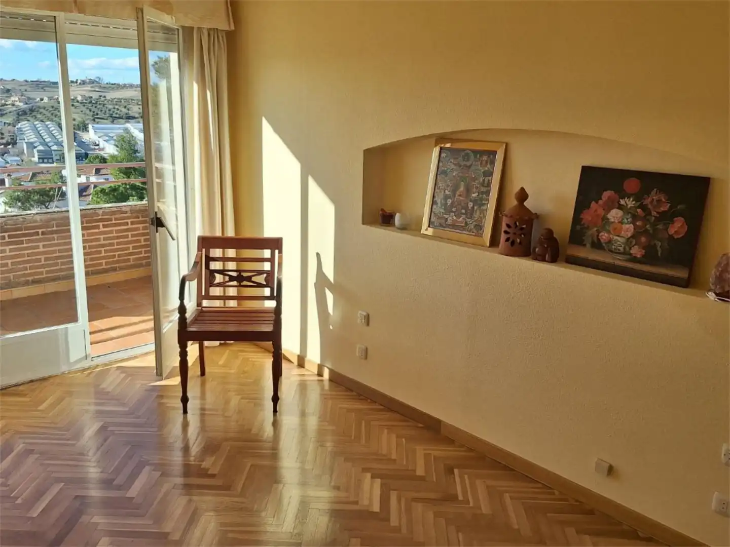Piso en venta en Urbanización San Pedro de Alcántara, 46, Olías del Rey Sala de estar de Piso en venta en Olías del Rey con Aire acondicionado, Calefacción y Jardín privado