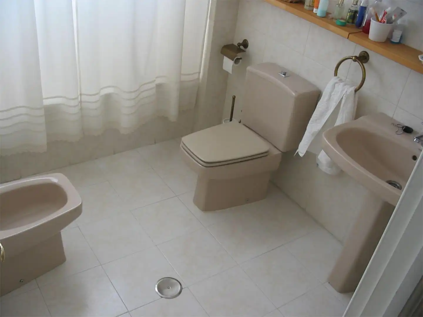 Piso en venta en Urbanización San Pedro de Alcántara, 46, Olías del Rey Baño de Piso en venta en Olías del Rey con Aire acondicionado, Calefacción y Jardín privado