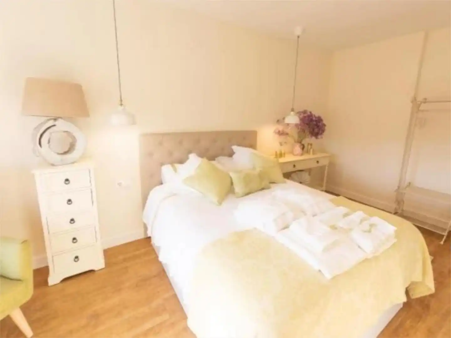 Wohnung zum Verkauf in A Ponte Schlafzimmer von Wohnung zum Verkauf in Ourense Capital mit Klimaanlage und Balkon
