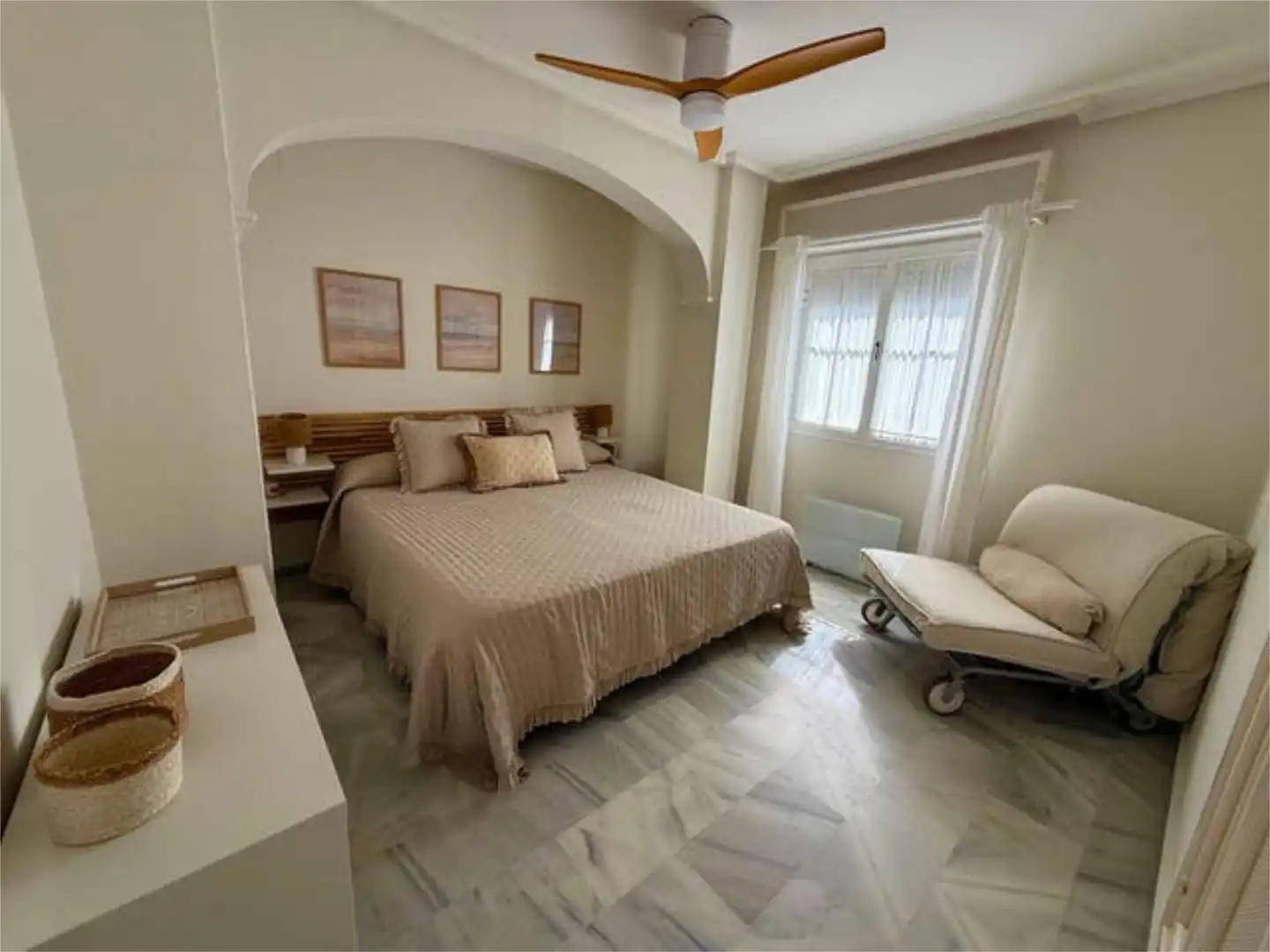 Piso de alquiler en La Barrosa Habitación de Piso de alquiler en Chiclana de la Frontera con Calefacción, Jardín privado y Terraza