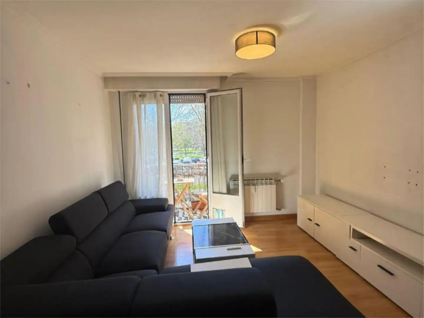 Sala d'estar de Pis en venda en Vitoria - Gasteiz amb Calefacció, Traster i Moblat