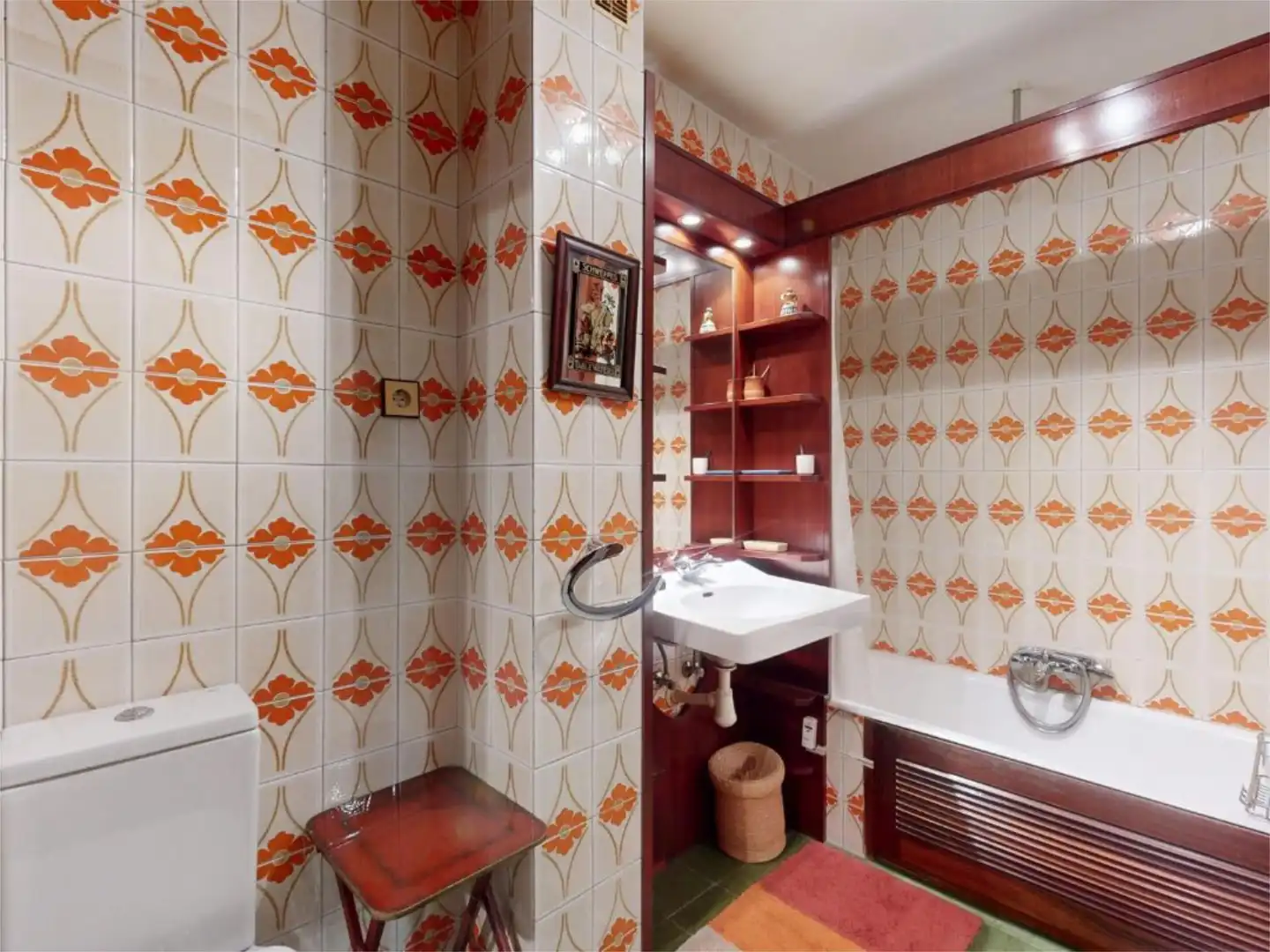 Apartments for rent in Urkixo Zumarkalea, 30, Alhóndiga Bathroom of Apartments for rent in Bilbao with Heating and Furnished