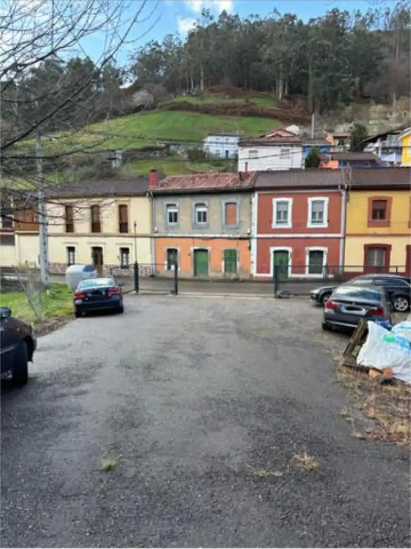 Aparcament de Nau industrial de lloguer en Mieres (Asturias)