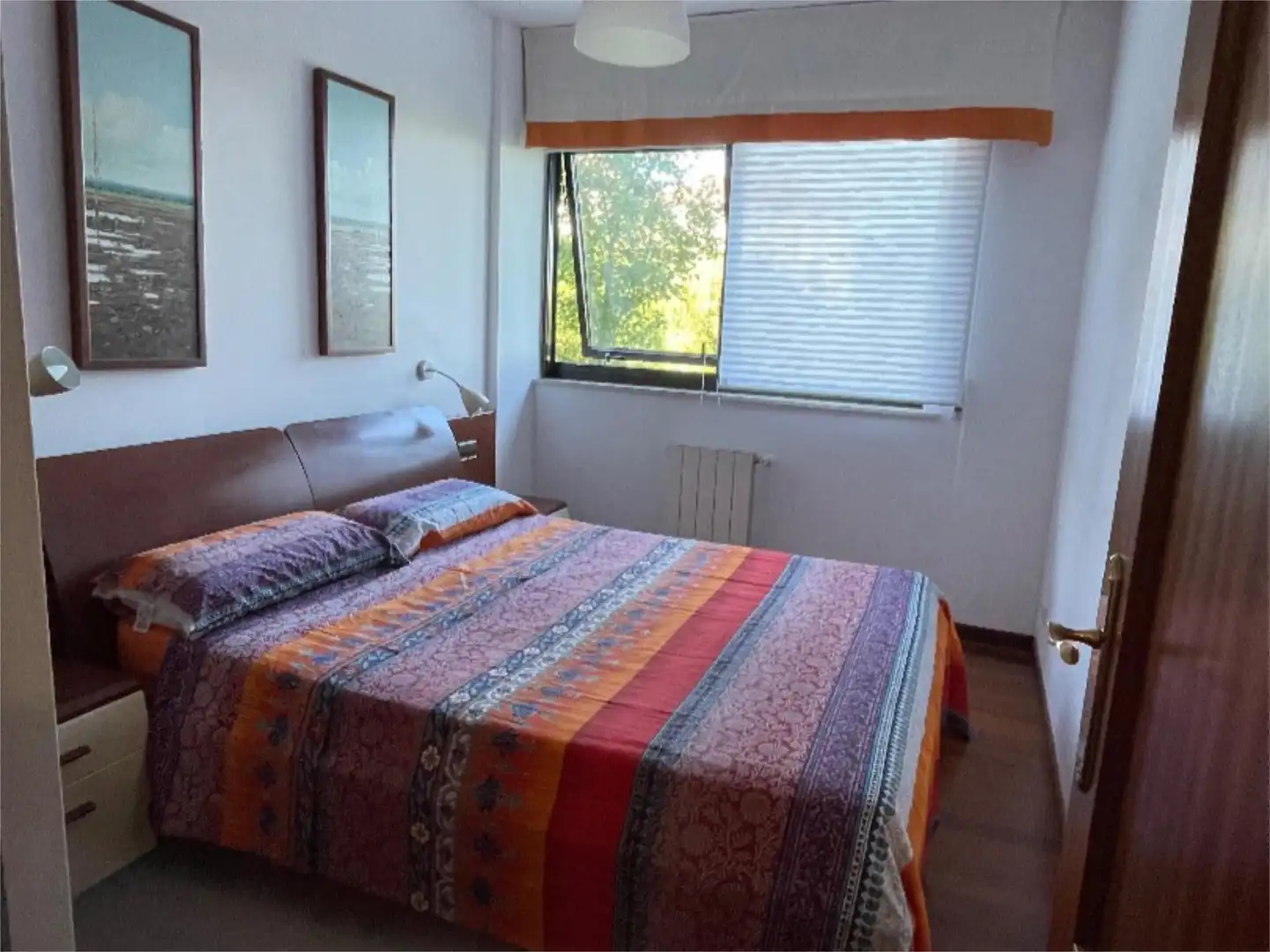 Dormitori de Apartament de lloguer en Santiago de Compostela  amb Calefacció, Parquet i Traster