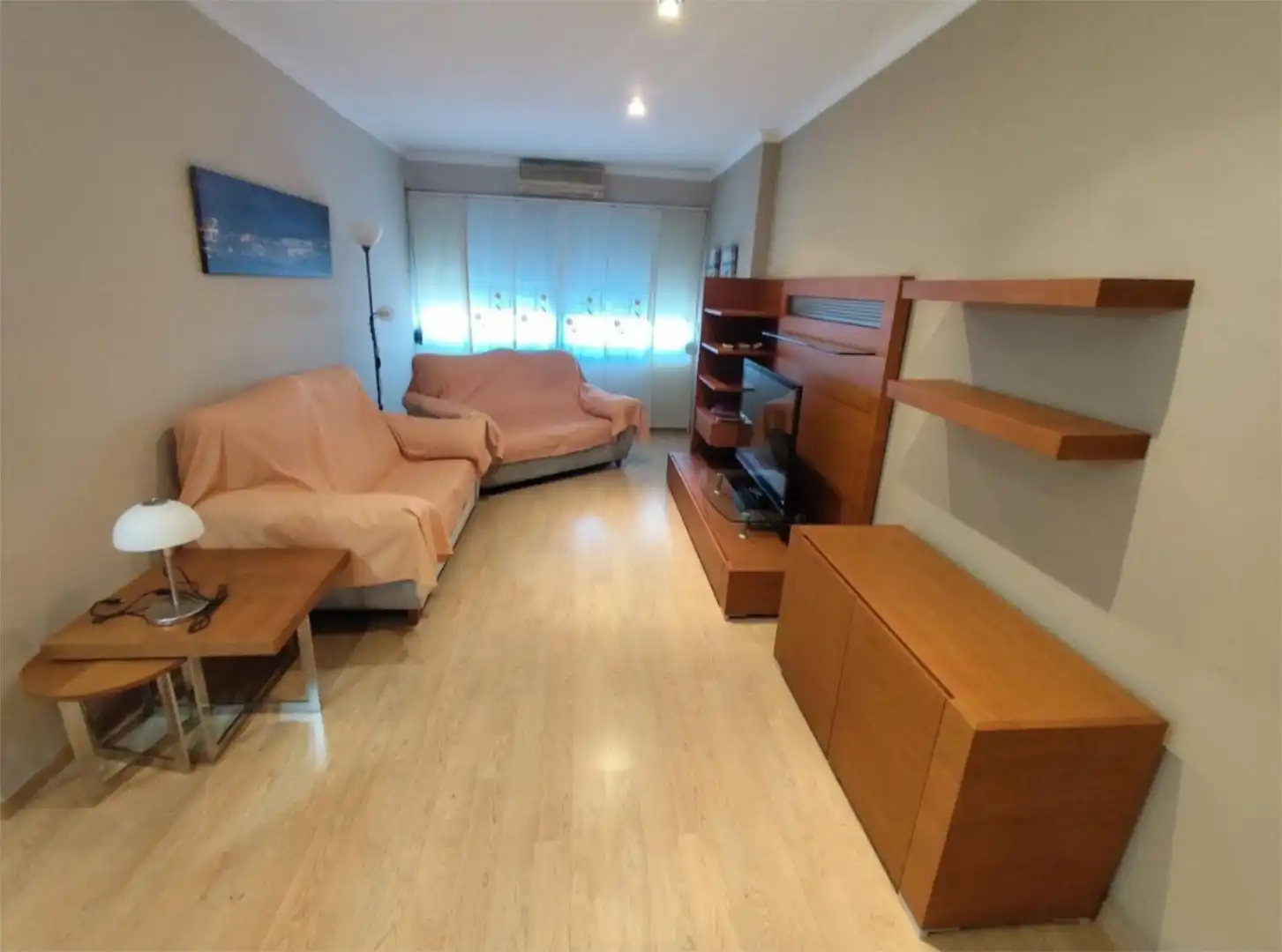 Sala de estar de Piso de alquiler en Vilanova i la Geltrú con Aire acondicionado, Calefacción y Trastero