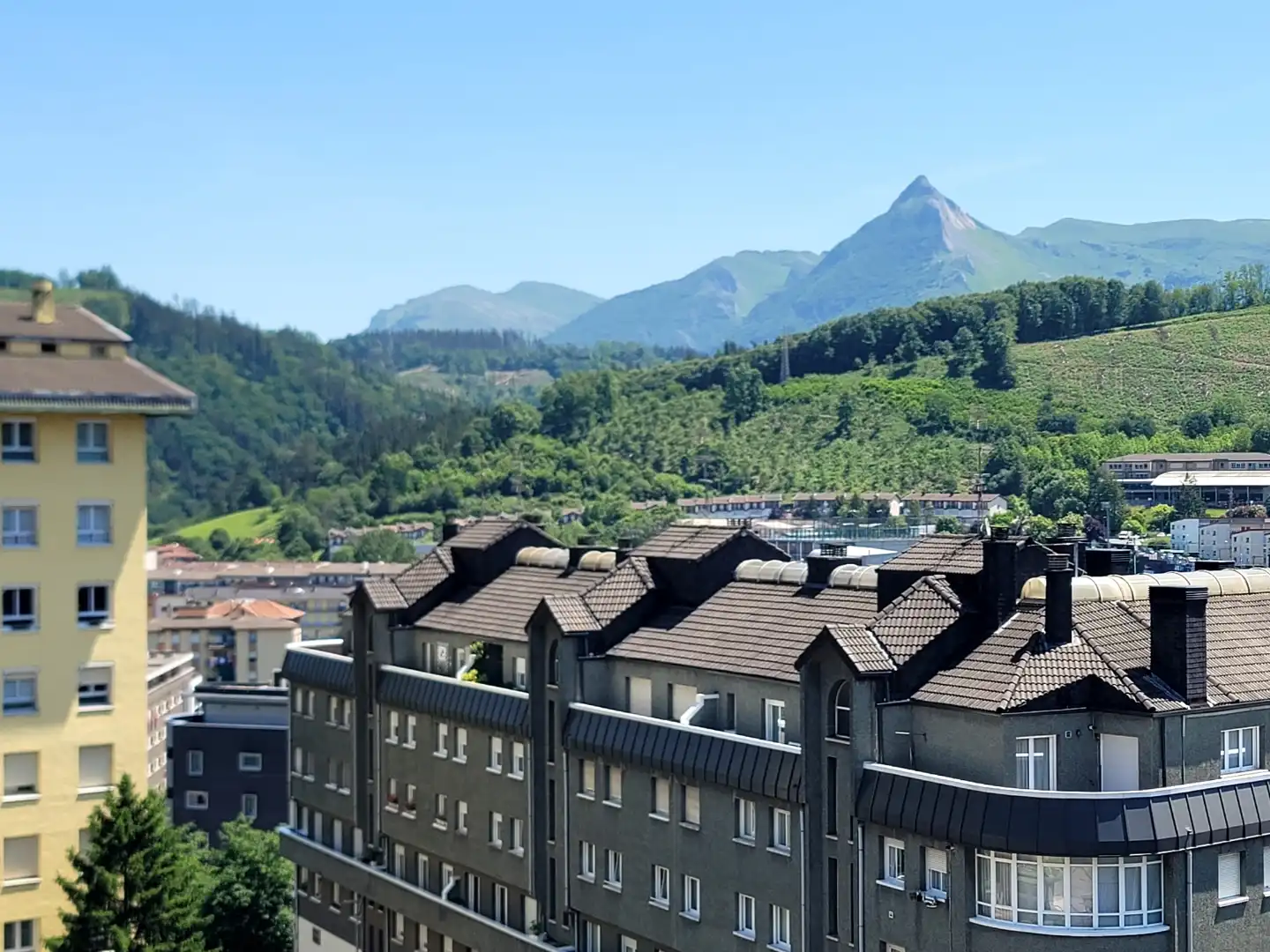 Vista exterior de Piso en venta en Ordizia con Balcón