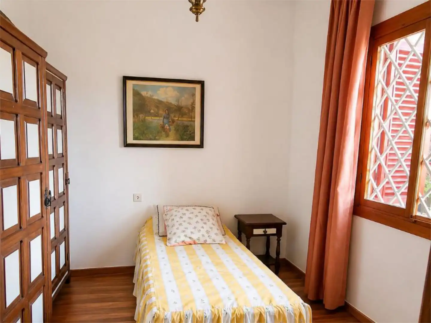 Casa o xalet en venda a Oromana Dormitori de Casa o xalet en venda en Alcalá de Guadaira amb Aire condicionat, Calefacció i Jardí privat