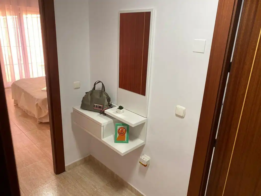 Piso en venta en Almería con Terraza, Amueblado y Parking comunitario