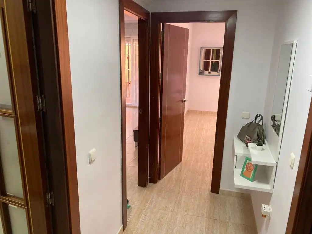 Piso en venta en Almería con Terraza, Amueblado y Parking comunitario
