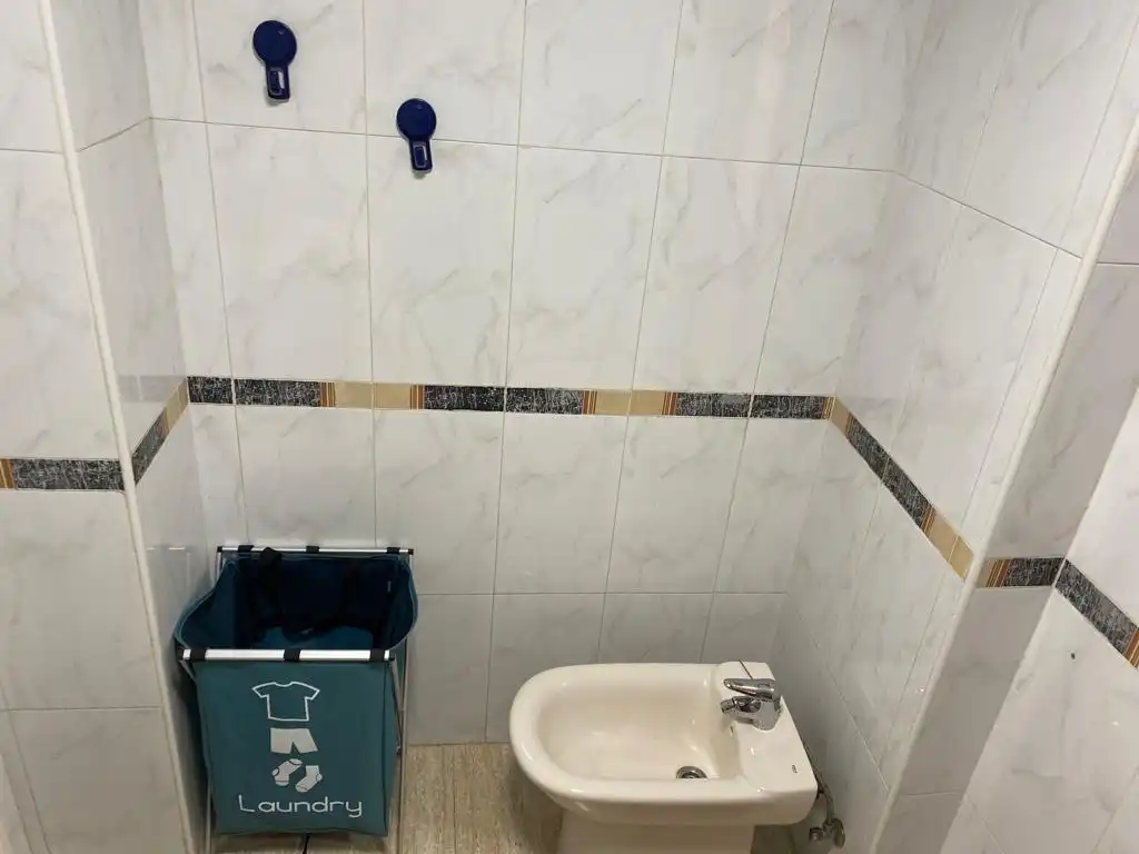 Baño de Piso en venta en Almería con Terraza, Amueblado y Parking comunitario