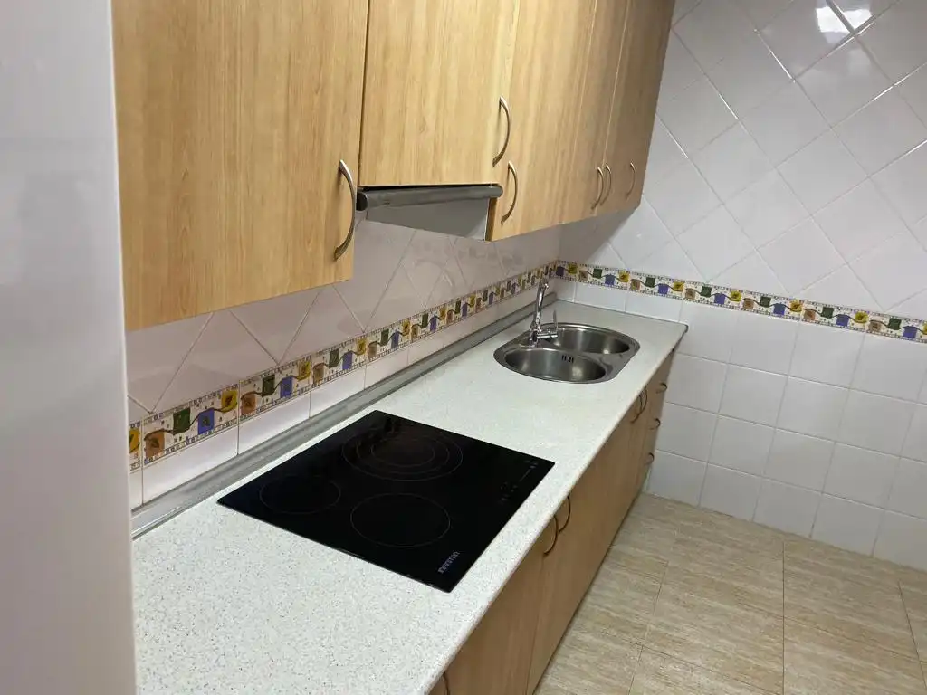 Cocina de Piso en venta en Almería con Terraza, Amueblado y Parking comunitario
