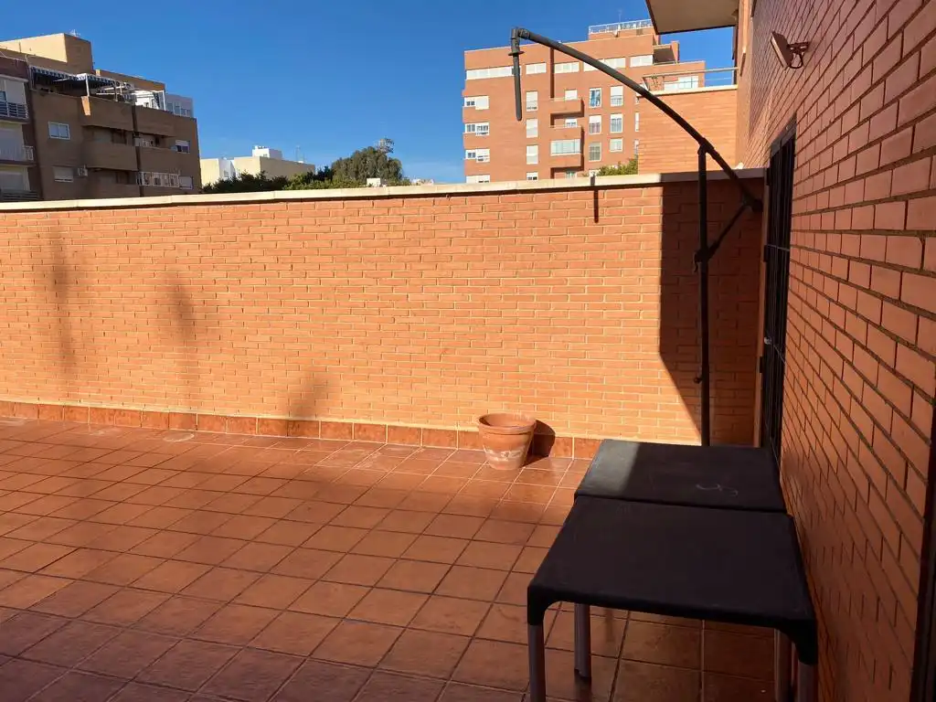 Terraza de Piso en venta en Almería con Terraza, Amueblado y Parking comunitario