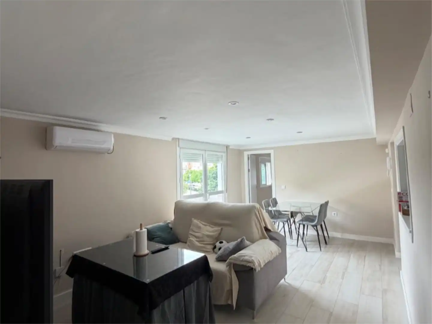 Flat for rent in Lora del Río  with Air Conditioner and Balcony