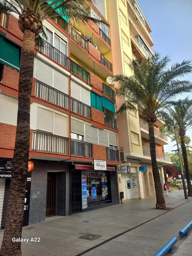 Außenansicht von Wohnung zum Verkauf in Gandia mit Klimaanlage, Terrasse und Balkon