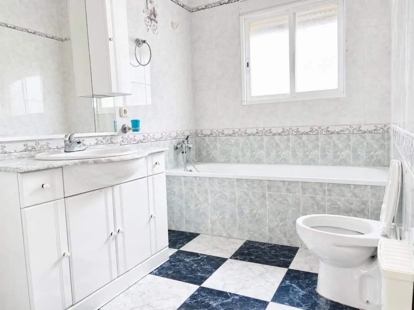 Bathroom of Flat for sale in Alhama de Almería  with Air Conditioner, Terrace and Balcony