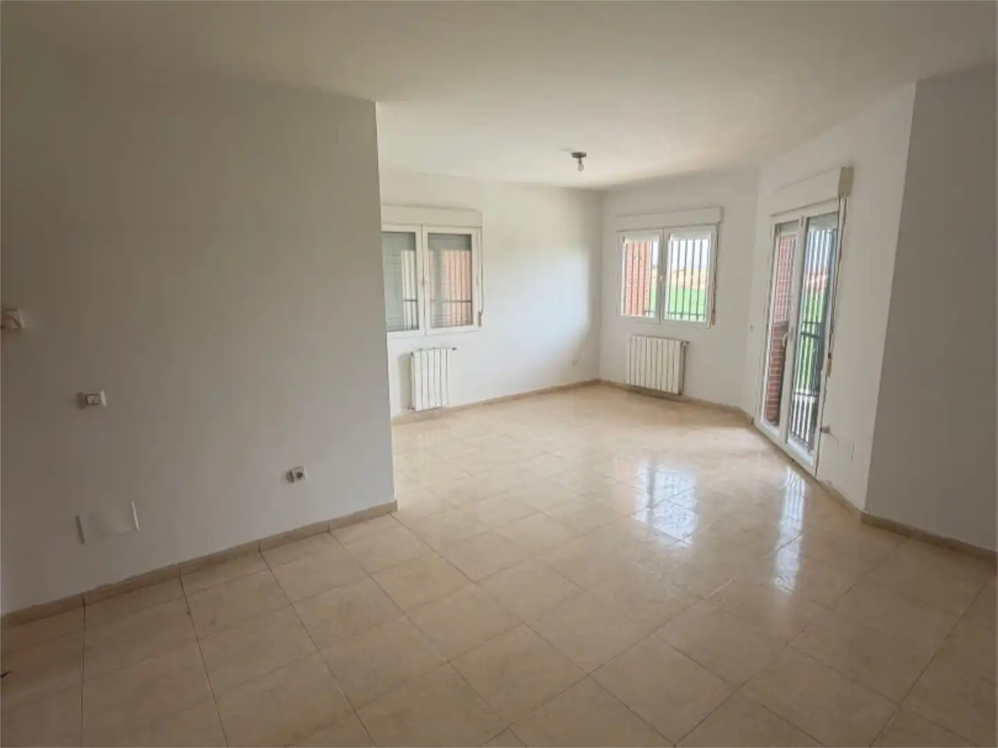 Houses for sale in Calle Ciudad Real, 16, Cedillo del Condado Living room of Houses for sale in Cedillo del Condado with Terrace, Swimming Pool and Balcony