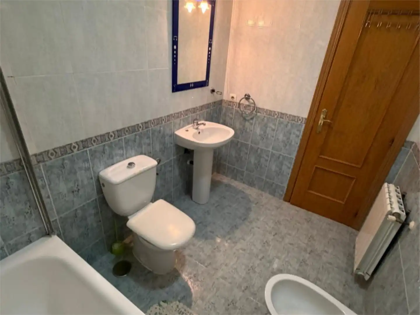 Houses for sale in Calle Ciudad Real, 16, Cedillo del Condado Bathroom of Houses for sale in Cedillo del Condado with Terrace, Swimming Pool and Balcony