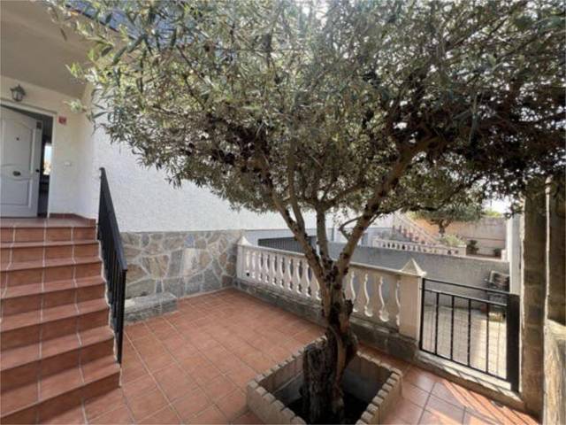 Casa adosada en Venta en Serranillos del Valle