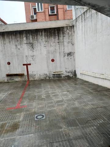 Garaje en Alquiler en Calle de Carlos Fuentes, 57 en Los Cármenes