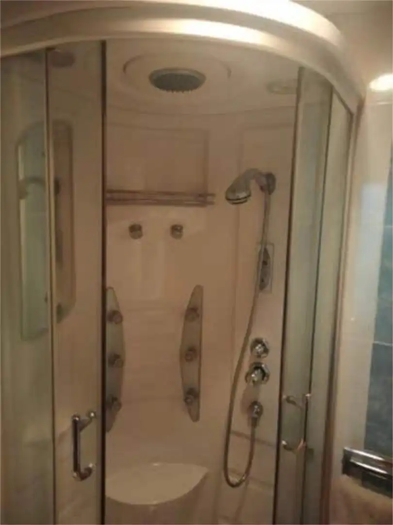 Baño de Apartamento de alquiler en Cáceres Capital con Amueblado