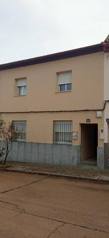 Casa adosada en Venta en Calle Siglo XX, 45 en Luciana