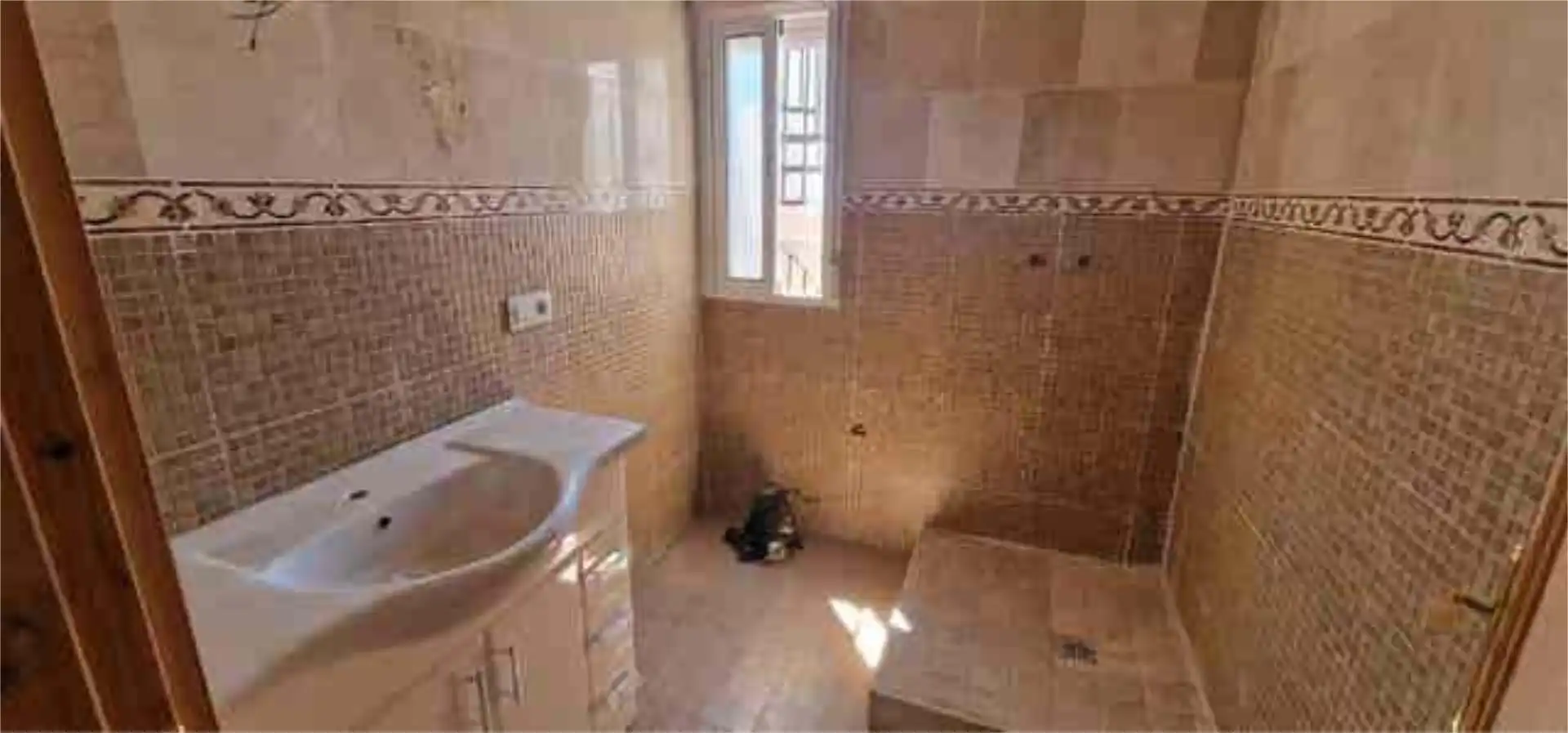 Casa o xalet en venda a Urrácal Bany de Casa o xalet en venda en Urrácal amb Terrassa