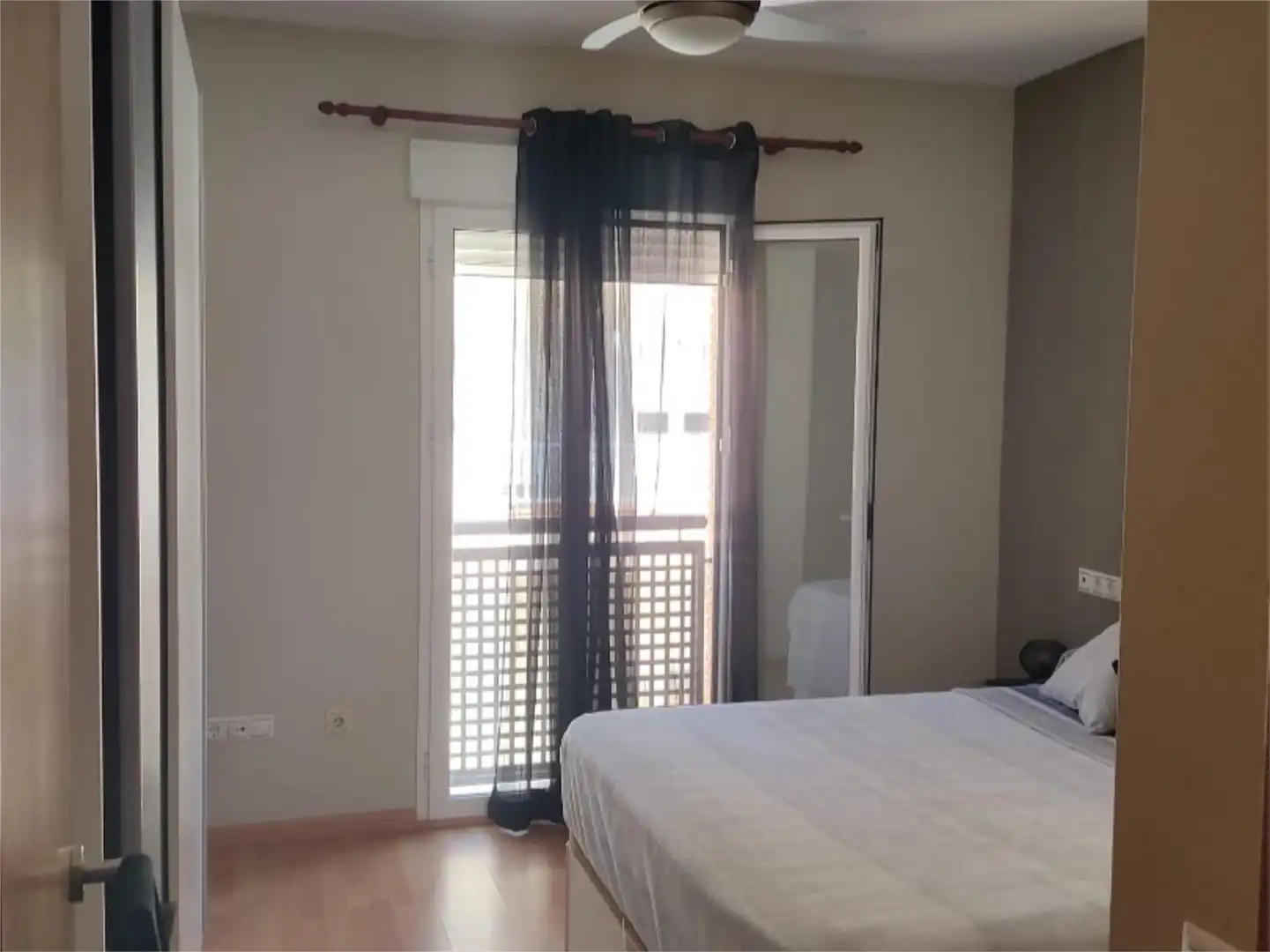 Piso en venta en Calle la Vega, 32, Benalúa Habitación de Piso en venta en Benalúa con Aire acondicionado, Parquet y Amueblado