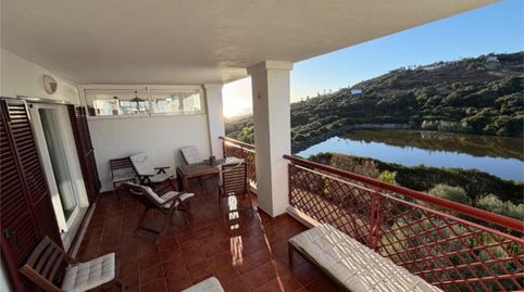 Foto 2 de Apartamento en venta en La Alcaidesa, Cádiz