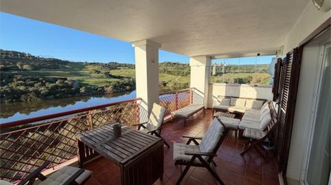 Foto 3 de Apartamento en venta en La Alcaidesa, Cádiz