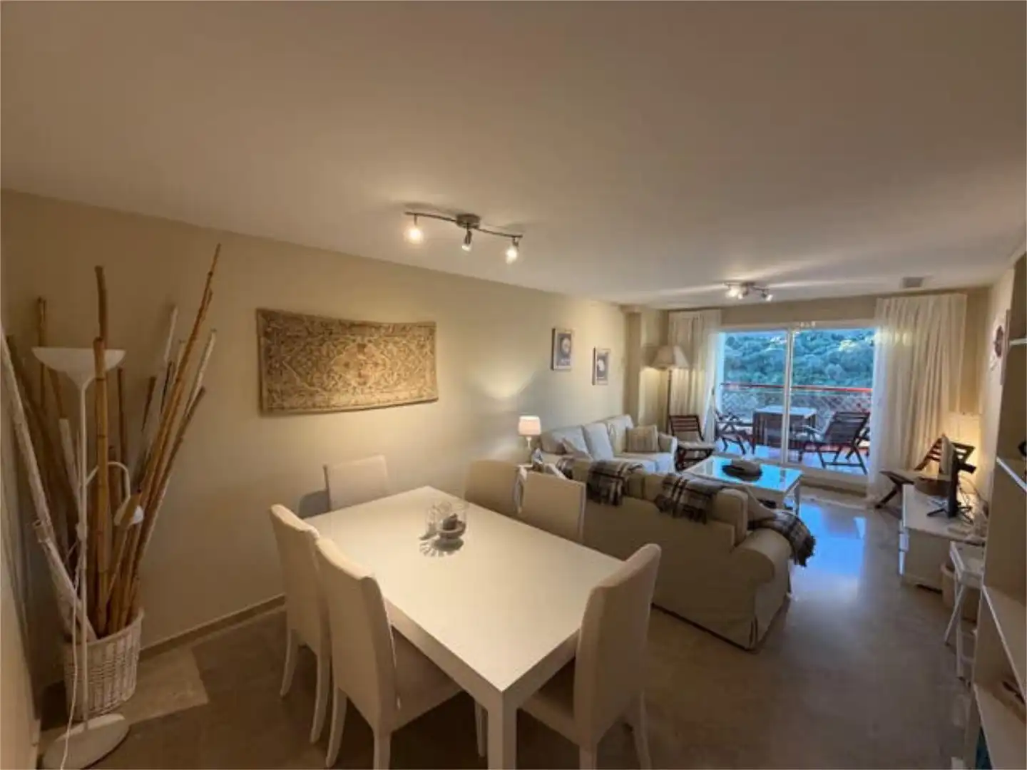 Comedor de Apartamento en venta en La Alcaidesa con Terraza y Piscina