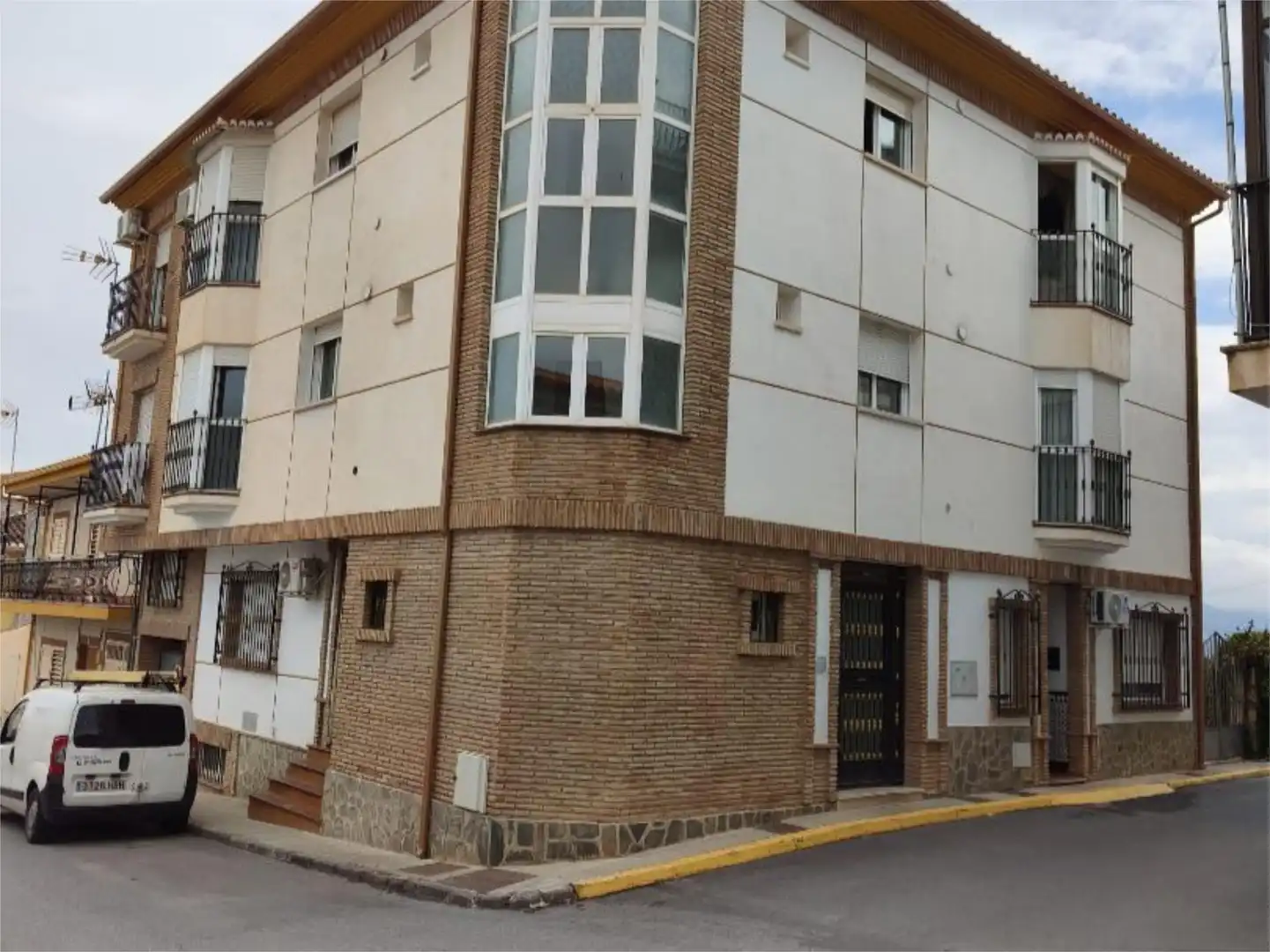 Außenansicht von Wohnung zum Verkauf in Diezma mit Abstellraum und Möbliert