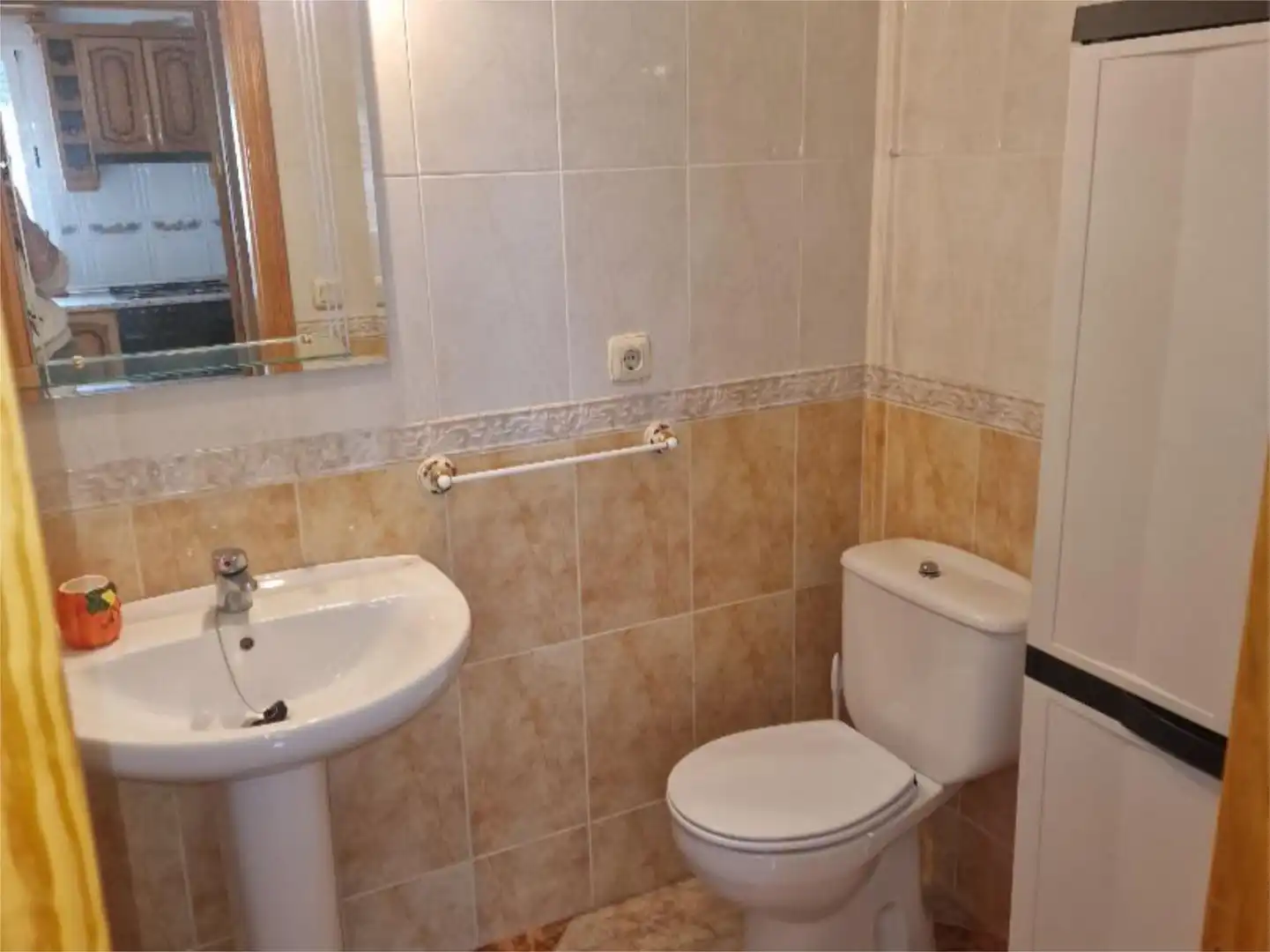 Badezimmer von Wohnung zum Verkauf in Diezma mit Abstellraum und Möbliert