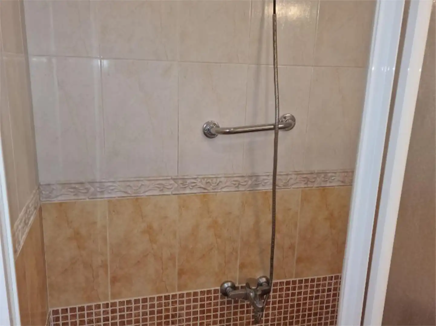 Badezimmer von Wohnung zum Verkauf in Diezma mit Abstellraum und Möbliert