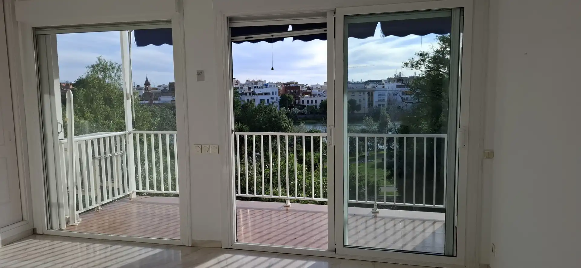 Flat for rent in Calle Radio Sevilla, 33, Arenal - Museo Exterior view of Flat for rent in Sevilla with Private garden, Terrace and Furnished