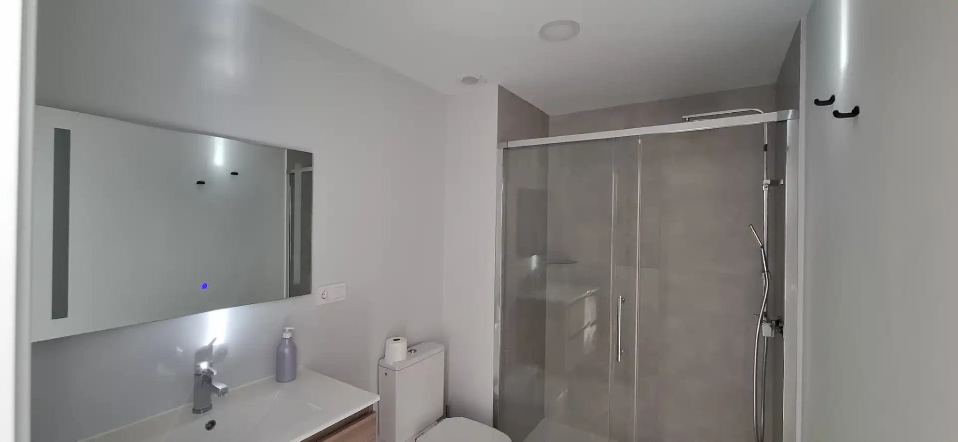 Flat for rent in Calle Radio Sevilla, 33, Arenal - Museo Bathroom of Flat for rent in Sevilla with Private garden, Terrace and Furnished