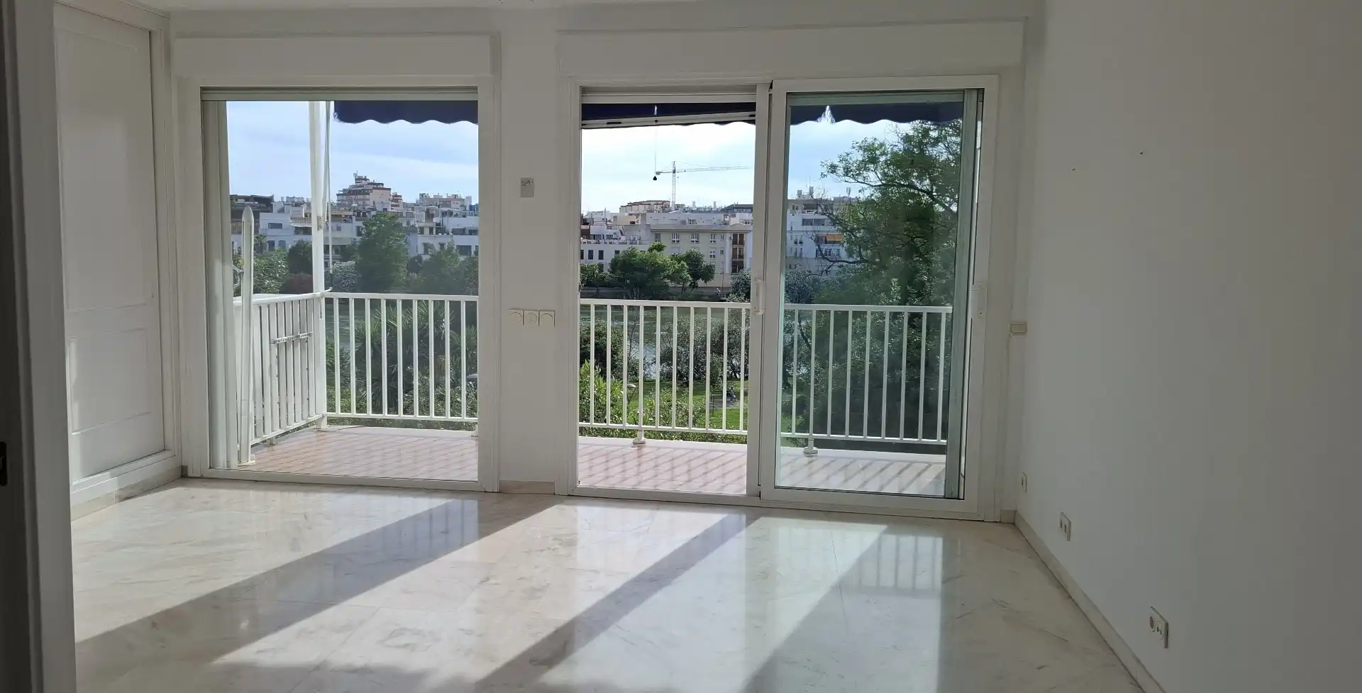 Flat for rent in Calle Radio Sevilla, 33, Arenal - Museo Dining room of Flat for rent in Sevilla with Private garden, Terrace and Furnished