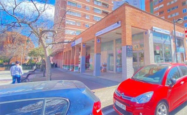 Local comercial en Alquiler en El Carrascal