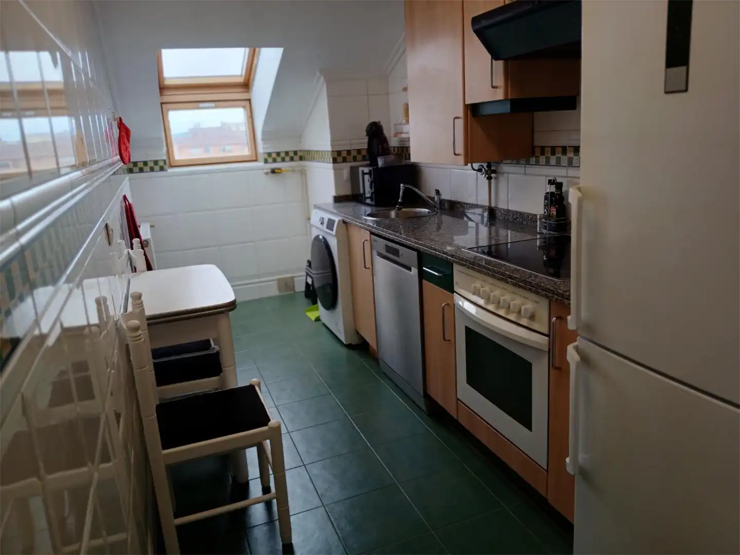 Piso en venta en Travesia Tartiere 2, 13, Lugones Cocina de Piso en venta en Siero con Calefacción, Parquet y Amueblado