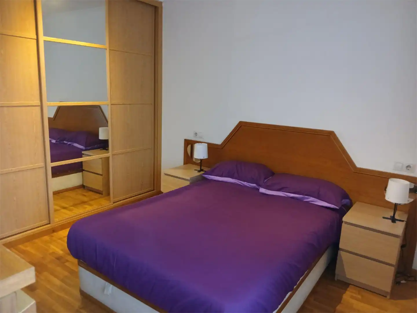 Piso en venta en Travesia Tartiere 2, 13, Lugones Habitación de Piso en venta en Siero con Calefacción, Parquet y Amueblado