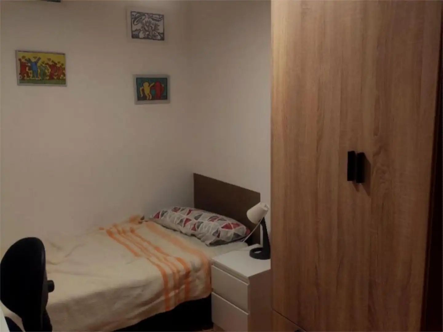 Dormitori de Pis per a compartir en L'Hospitalet de Llobregat amb Calefacció, Parquet i Moblat