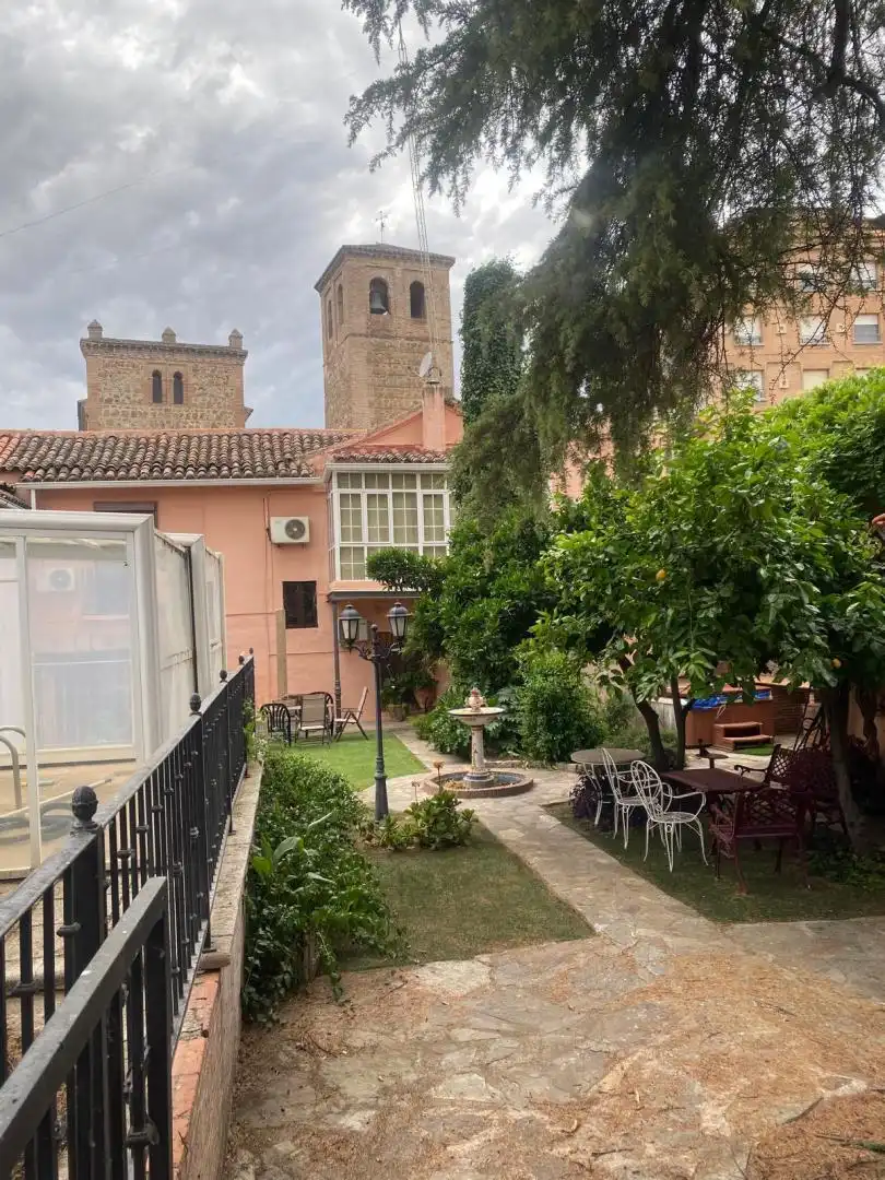 Jardín de Casa adosada en venta en Talavera de la Reina con Aire acondicionado, Calefacción y Jardín privado
