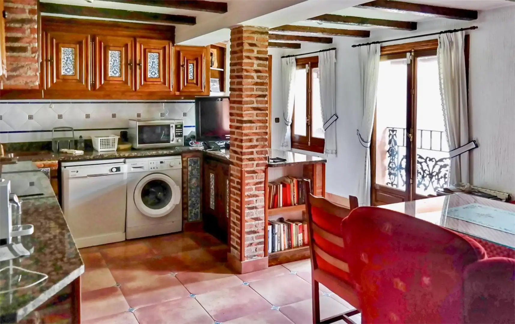 Einfamilien-Reihenhaus zum Verkauf in Calle Mesones, 32, Casco Antiguo Küche von Einfamilien-Reihenhaus zum Verkauf in Talavera de la Reina mit Klimaanlage, Heizung und Privatgarten