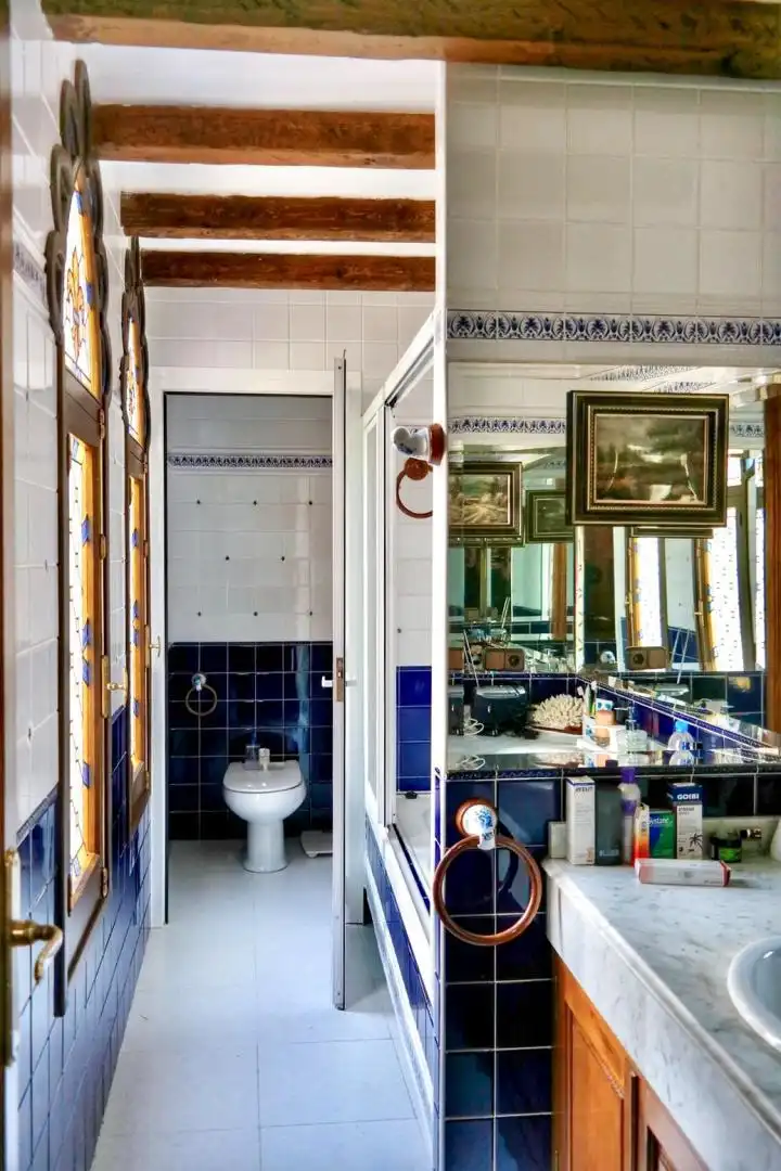 Einfamilien-Reihenhaus zum Verkauf in Calle Mesones, 32, Casco Antiguo Badezimmer von Einfamilien-Reihenhaus zum Verkauf in Talavera de la Reina mit Klimaanlage, Heizung und Privatgarten